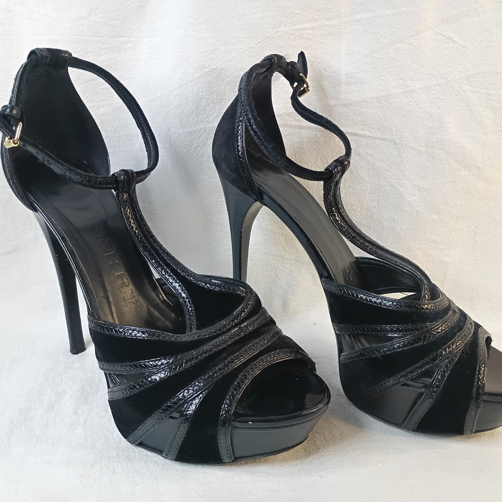 Burberry Elegant Black High Heels - Picture 5 of 13
